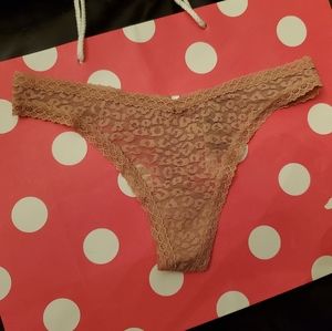 💕🔥PINK Victoria's Secret thong Panties Leopard lace
